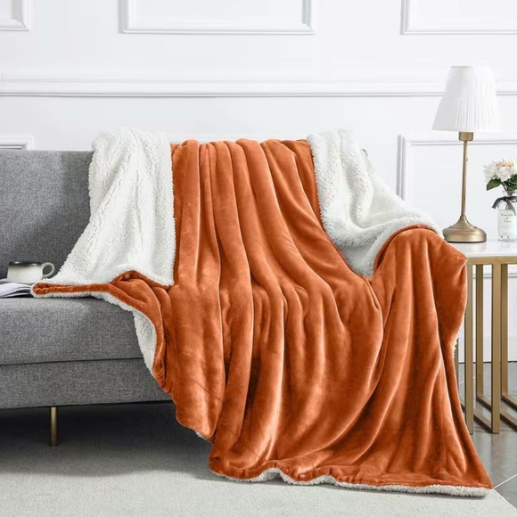 Luxurious Rust Sherpa Plush Full/Queen90”x 90” Blanket Dual-Layer New - Picture 2 of 7